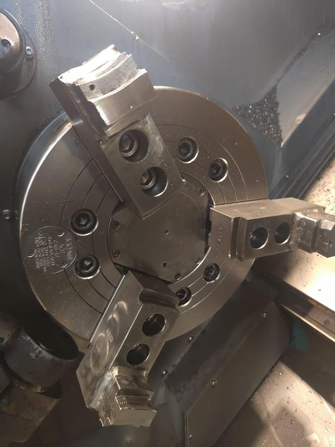 Used 2009 LATHE HYUNDAI model.SKT400LMC