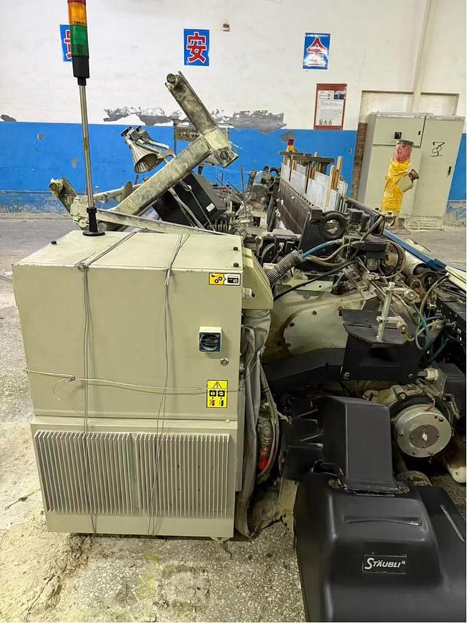 Used PICANOL OMNI plus-X 220 jet looms