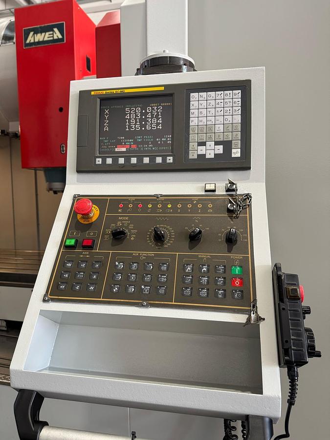 D'occasion Centre d'usinage vertical AWEA BM-1600 (2005)