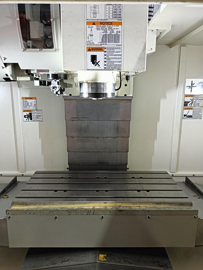 D'occasion Centre d'usinage vertical Victor 2020, modèle VCENTER-102E