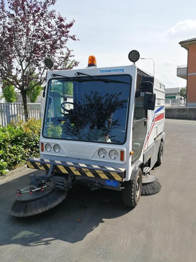 Refurbished DULEVO 200 QUATTRO STREET SWEEPER RECONDITIONED