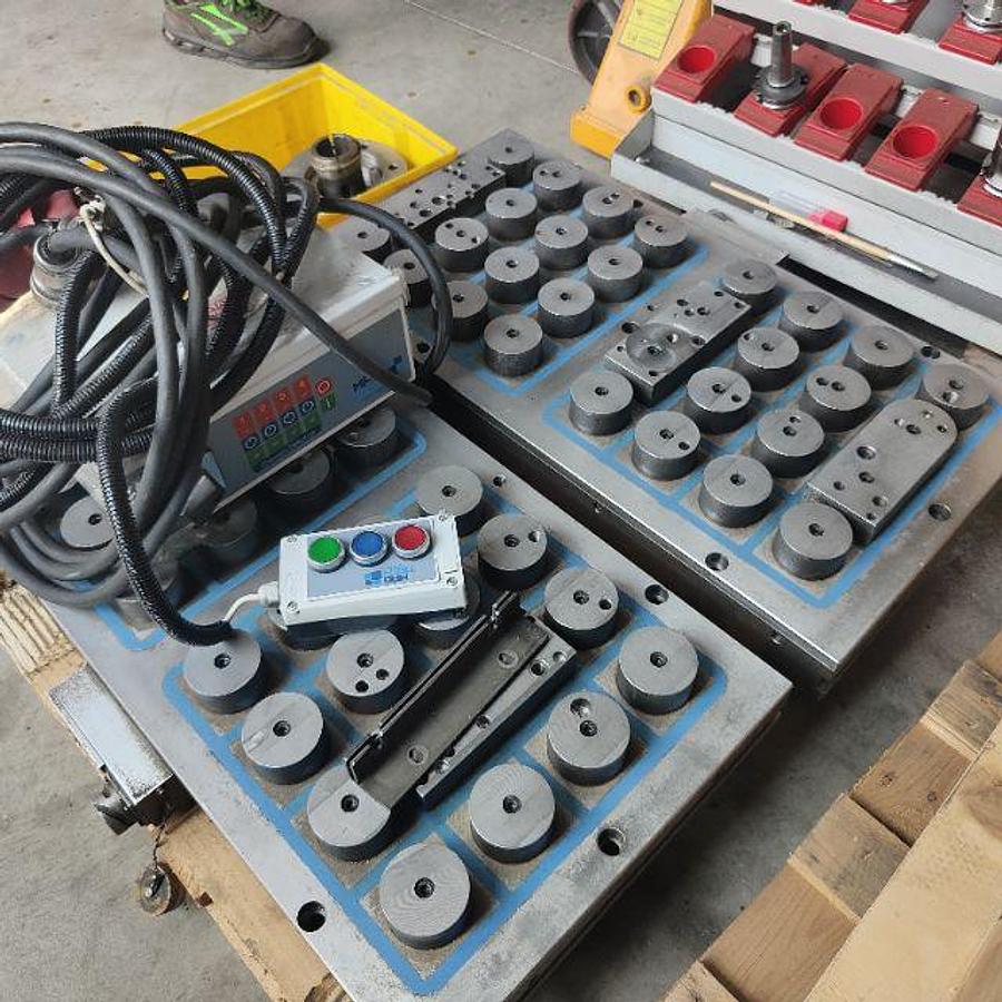 Used N.02 MAGNETIC TABLES