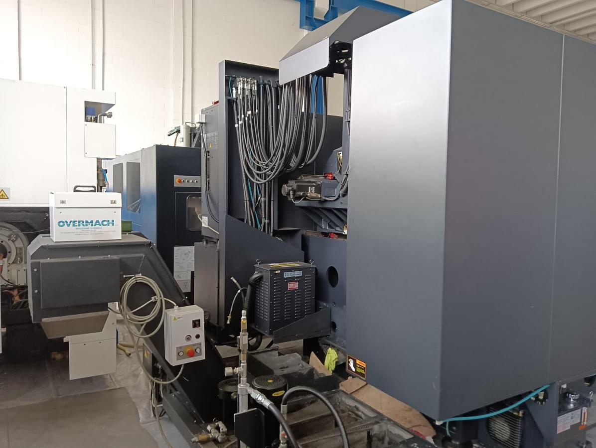 D'occasion CENTER VERTICAL DOOSAN À 5 AXES Mod. VC 630/5AX