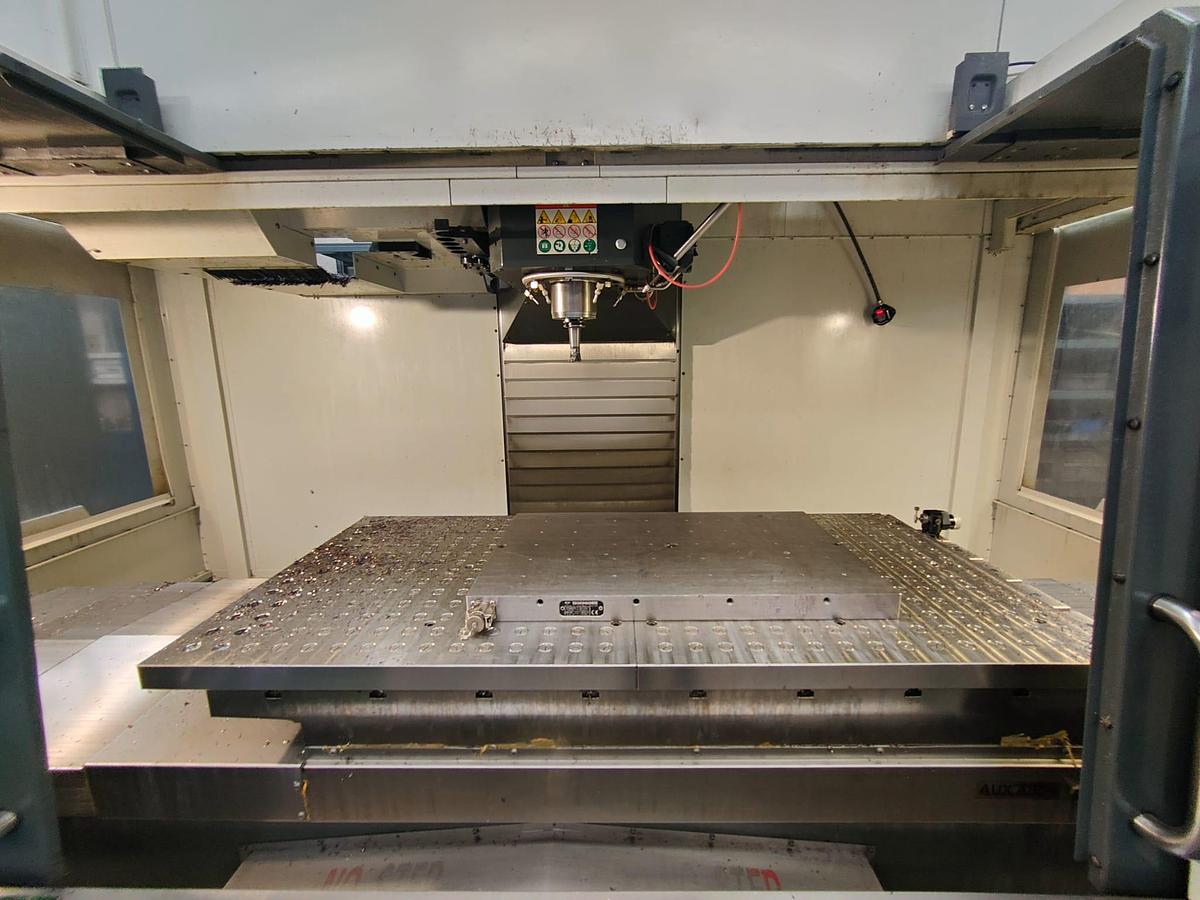 D'occasion Centre d'usinage HAAS VM6 2018