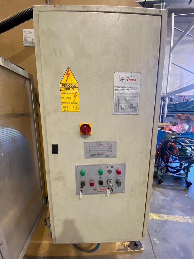 Used HYDRAULIC PRESS BRAKE BRAND FARINA MOD.PFO-PS-N 110-40