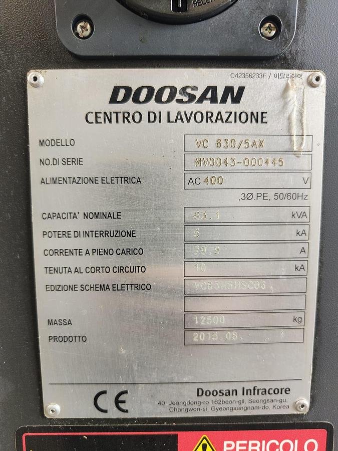 Usado CENTRO VERTICAL DOOSAN Mod. VC 630/5AX