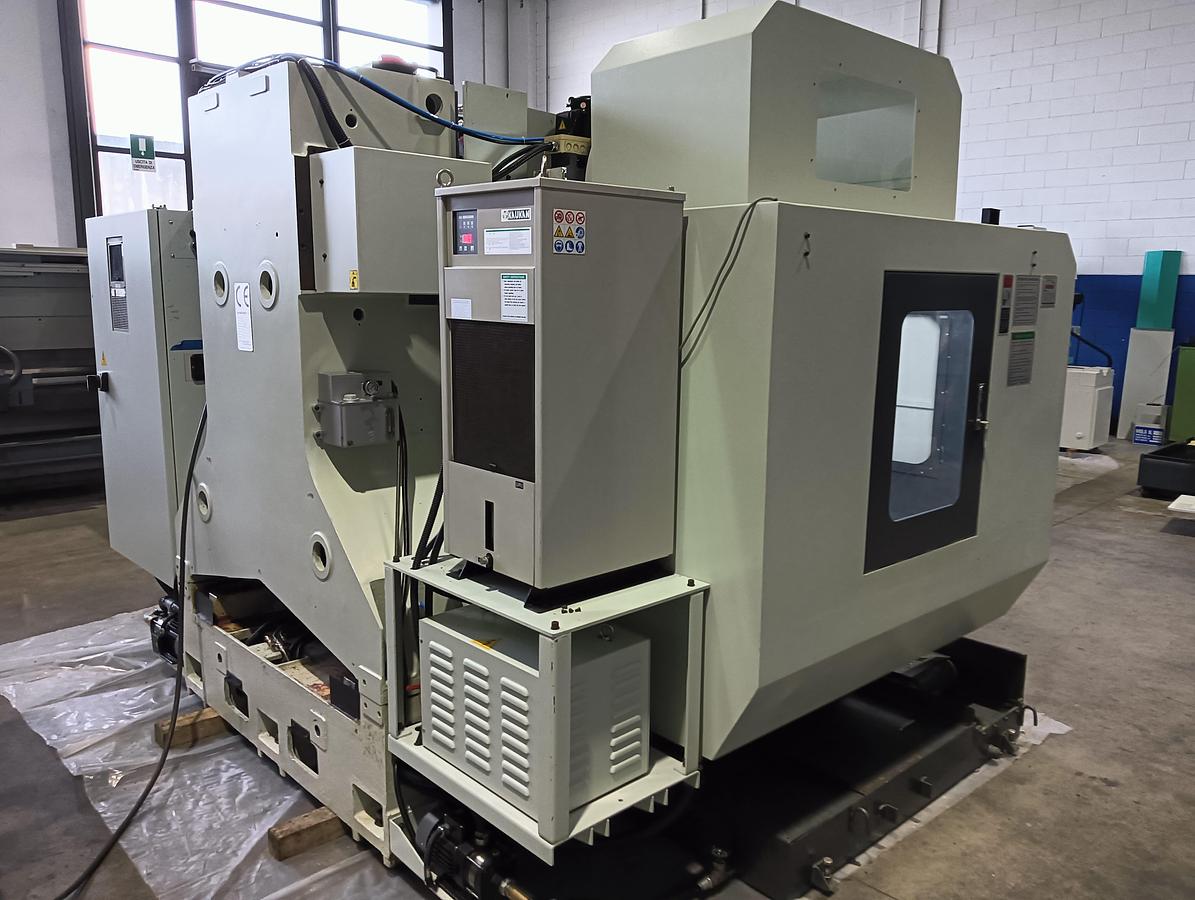 D'occasion Centre d'usinage vertical LAGUN LEAN MACHINERY, modèle MV 12, 2008