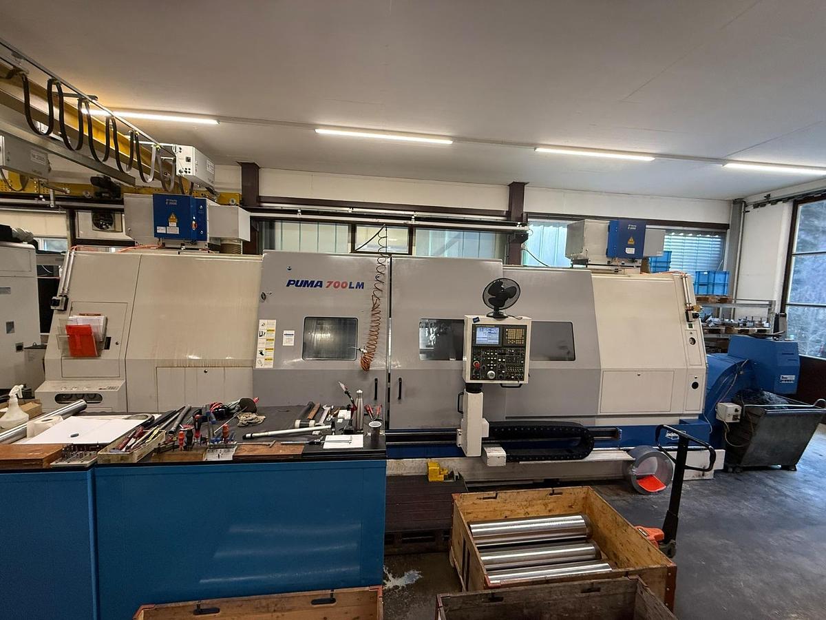 Used 2006 DOOSAN PUMA 700 LM LATHE