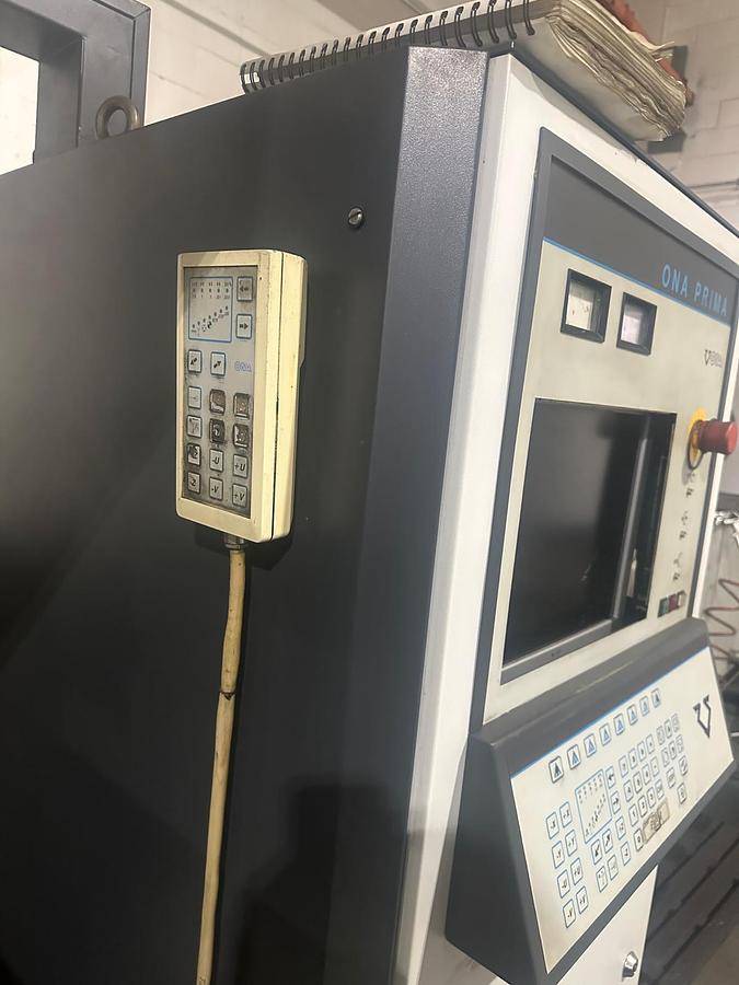 Usato 2002 ELETTROEROSIONE A FILO ONA mod.PRIMA E 400