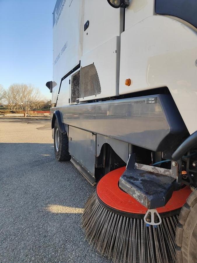 Refurbished REVISED ROAD SWEEPER DULEVO 3000 EU6