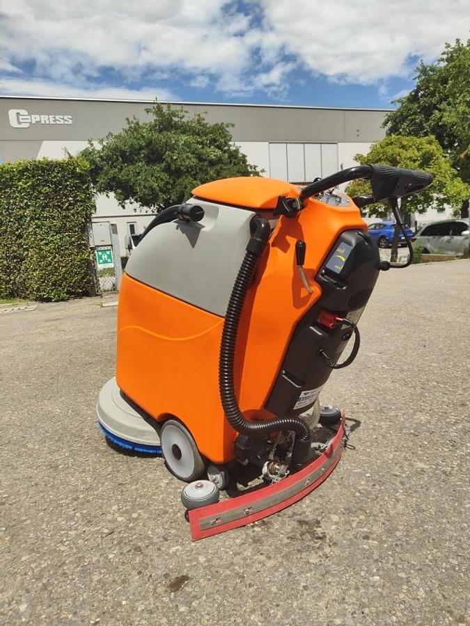 Refurbished 2022 FLOOR CLEANER REVAMPED I20 B NEW