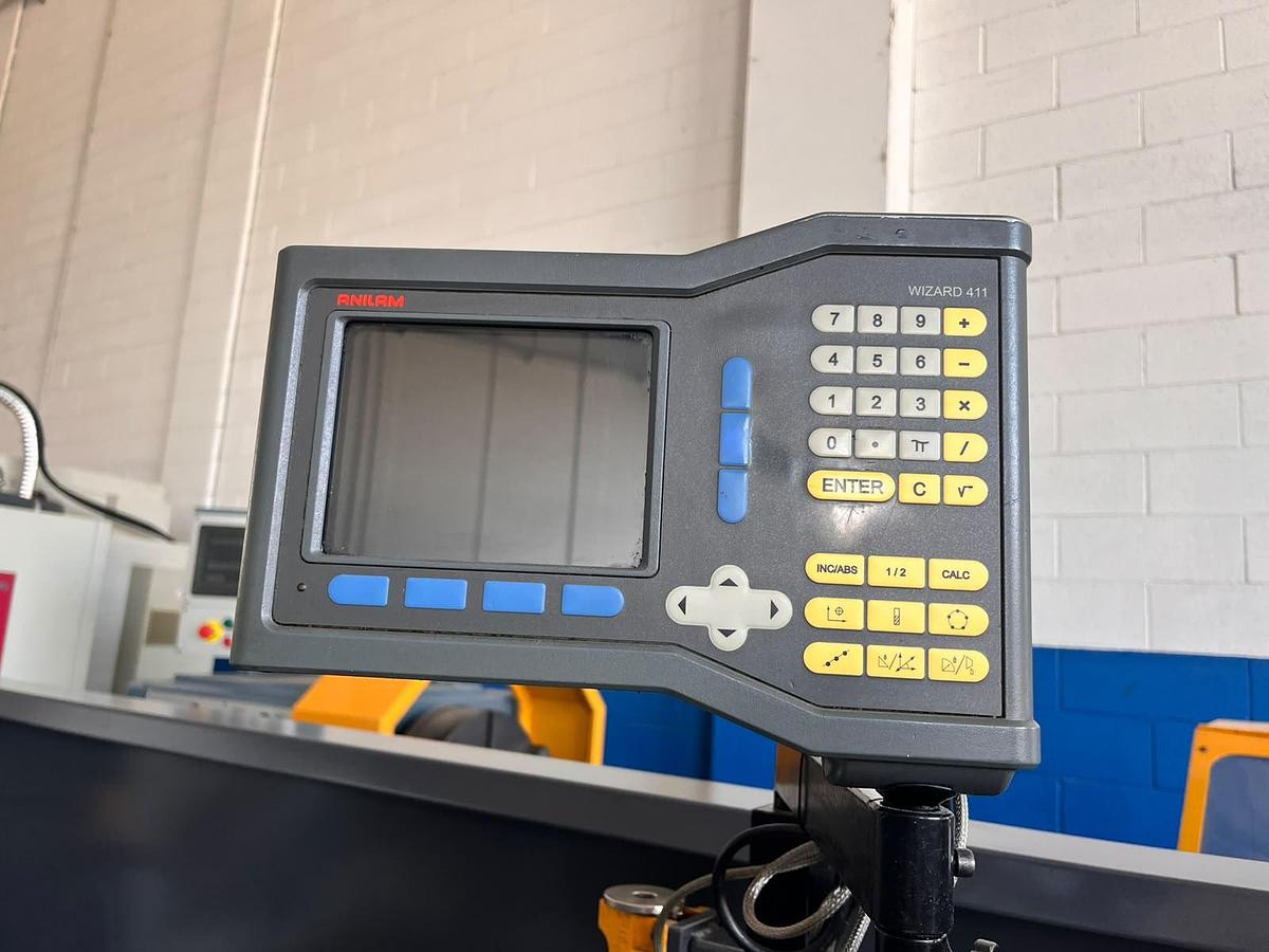 Used 2008 LATHE PARALLEL MOMAC mod.SM 260