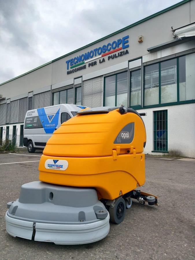 Refurbished REVISIONED OPAL 66 FLOOR SCRUBBER