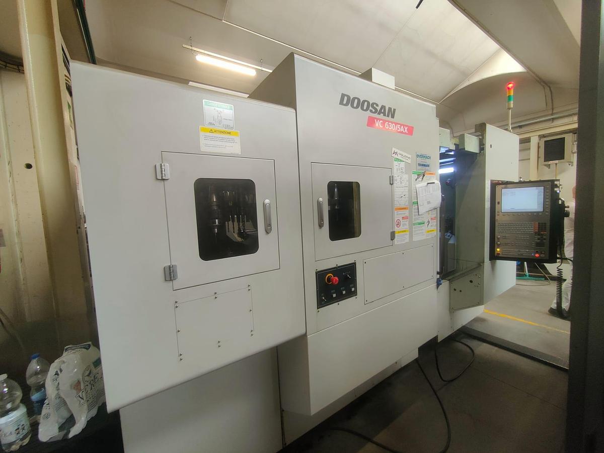 Gebraucht DOOSAN VERTICAL CENTER Mod. VC 630/5AX