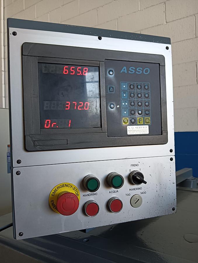 Used CLOVIS MERLI PARALLEL LATHE