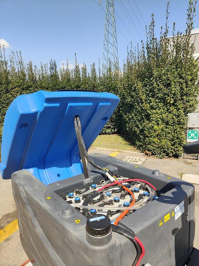 Refurbished 2022 FLOOR SCRUBBER REVISED DULEVO BOOST 300.10