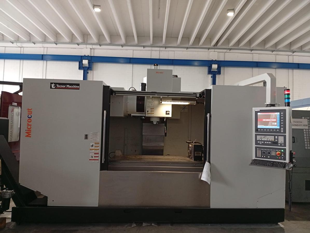 D'occasion Centre d'usinage vertical Microcut VMC-1600 F (2017)