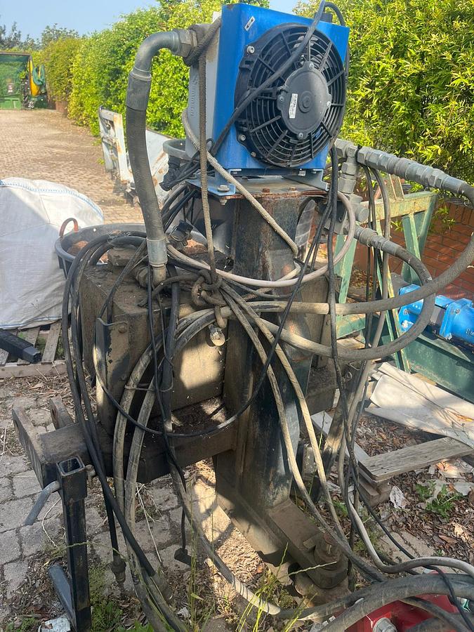 Used 2007 Tecnoagricola 451 DO Pneumatic Seed Drill