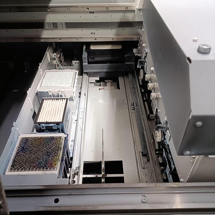 Used Epson SureColor SC-F3000 DTG Printer – Direct-to-Garment Textile Printing Machine
