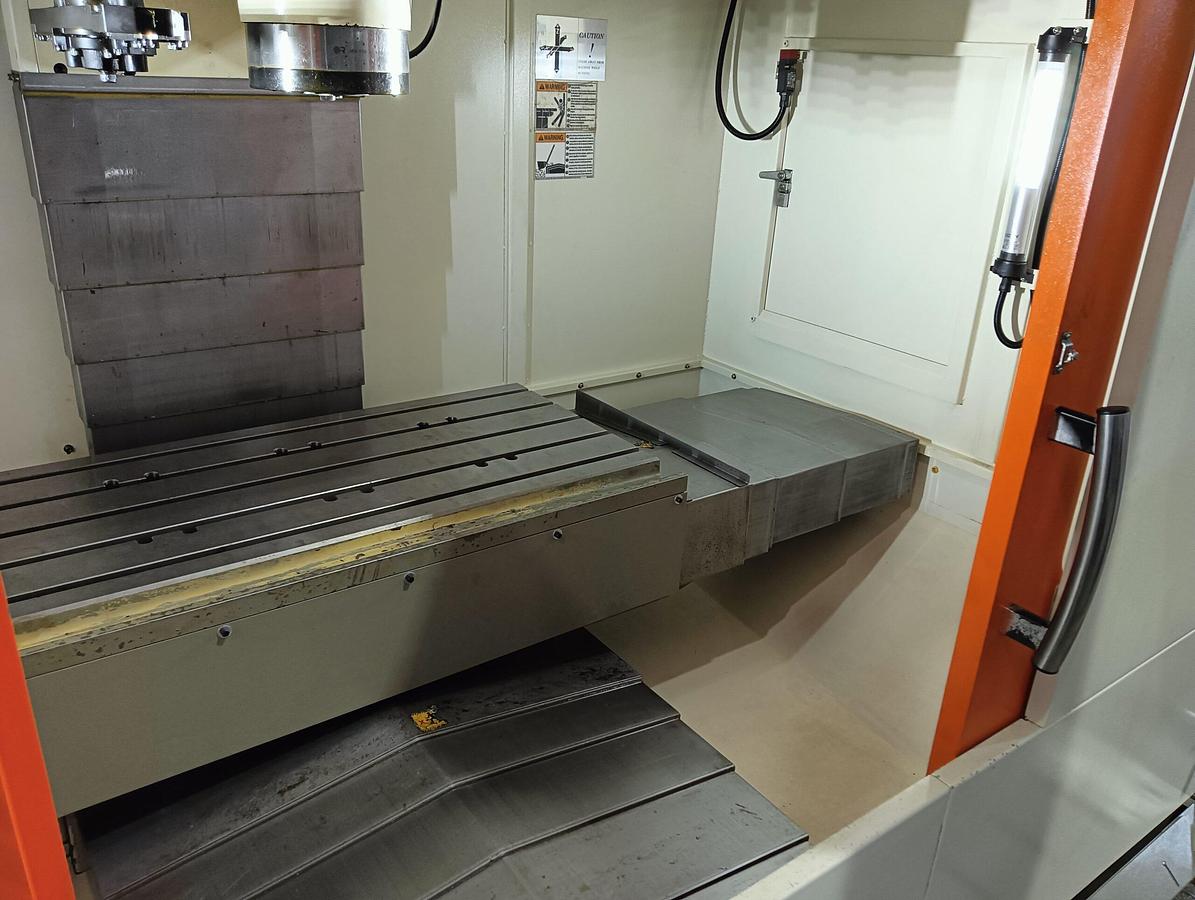 D'occasion Centre d'usinage vertical Victor 2020, modèle VCENTER-102E