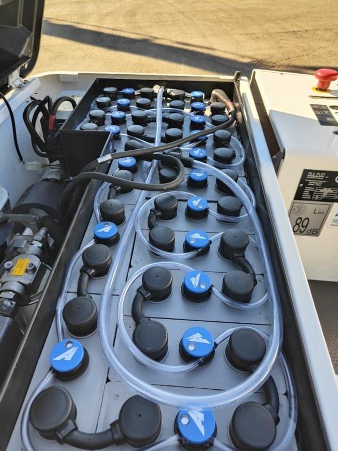 Refurbished 2016 INDUSTRIAL FLOOR SCRUBBER DULEVO 1300 EH REVISED