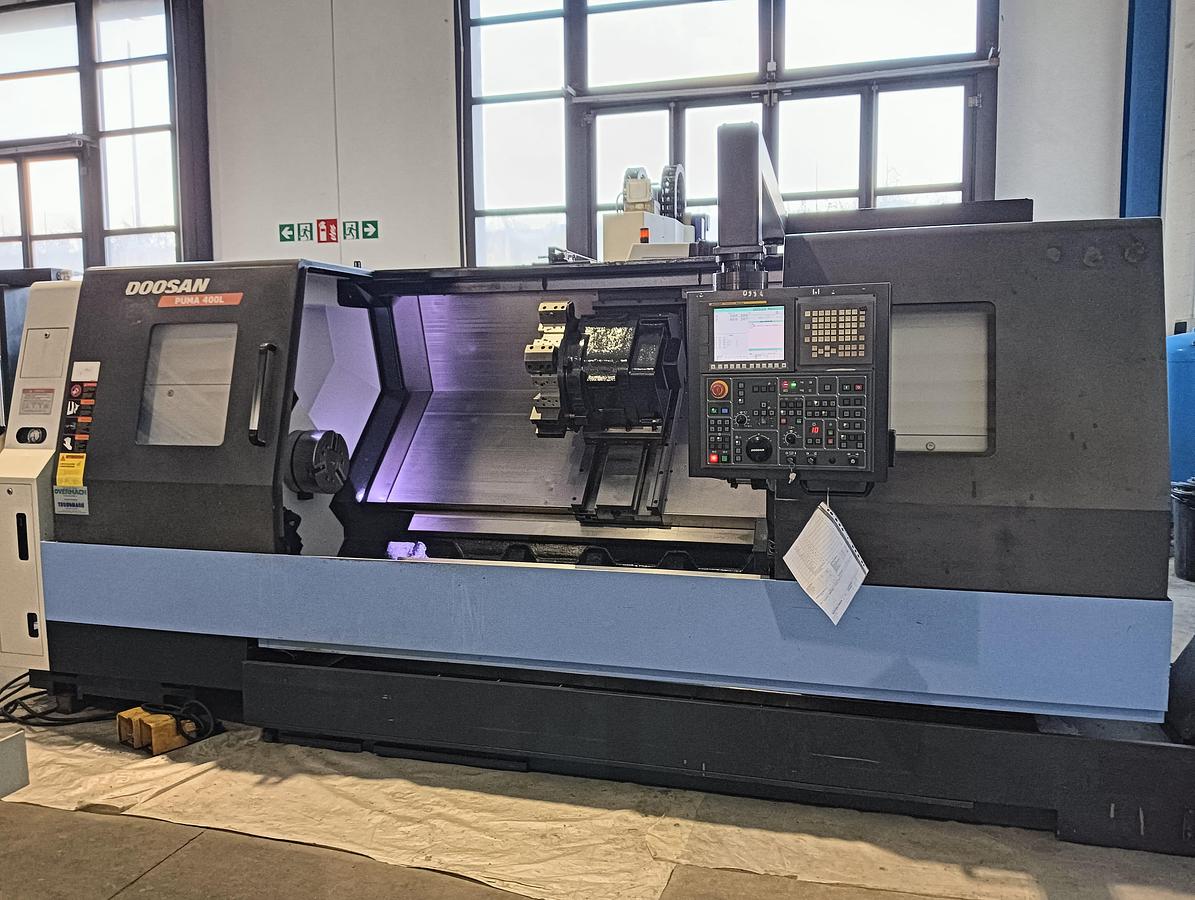 Used 2012 DOOSAN CNC lathe mod.PUMA 400 LA