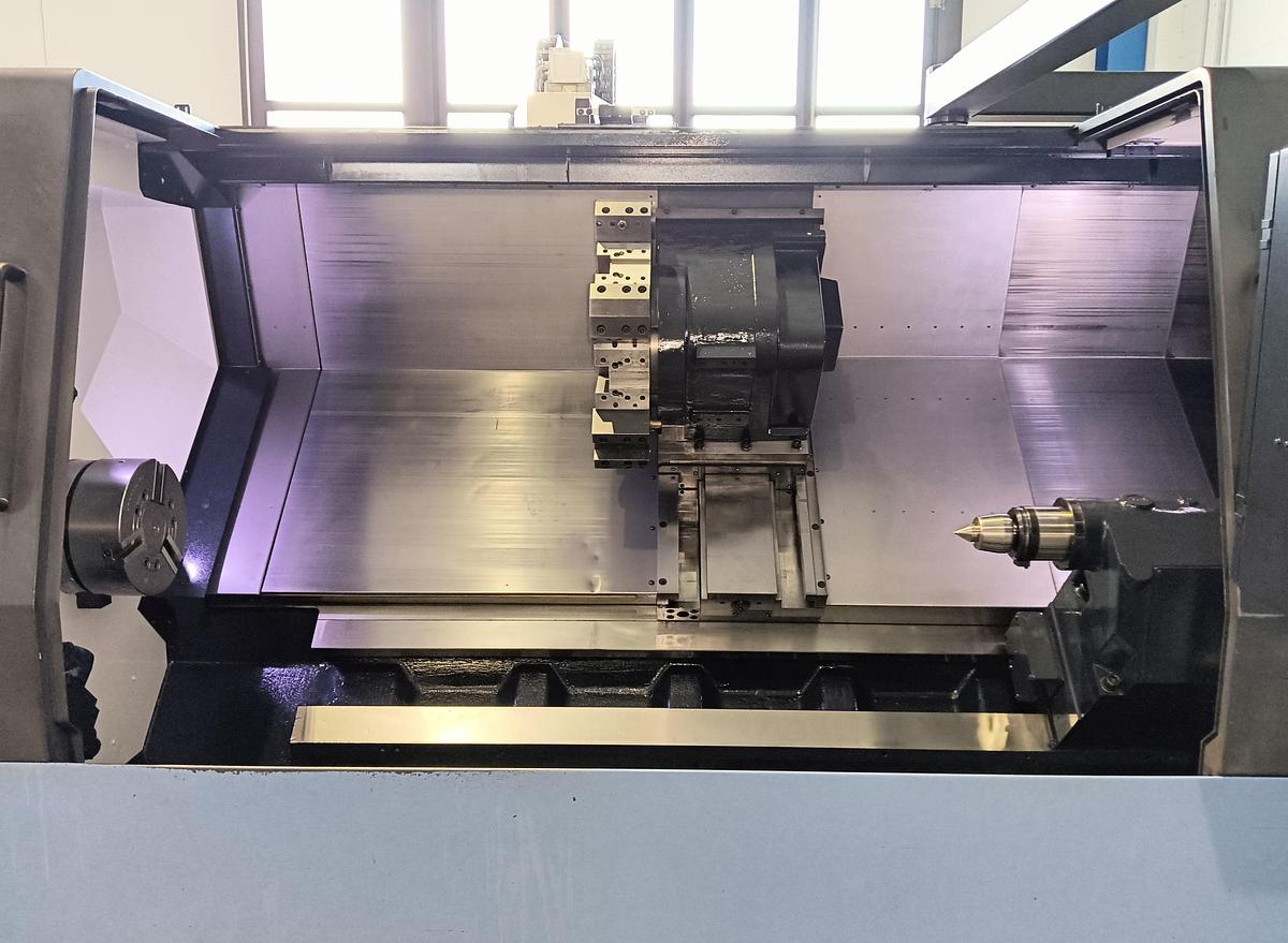 Used 2012 DOOSAN CNC lathe mod.PUMA 400 LA