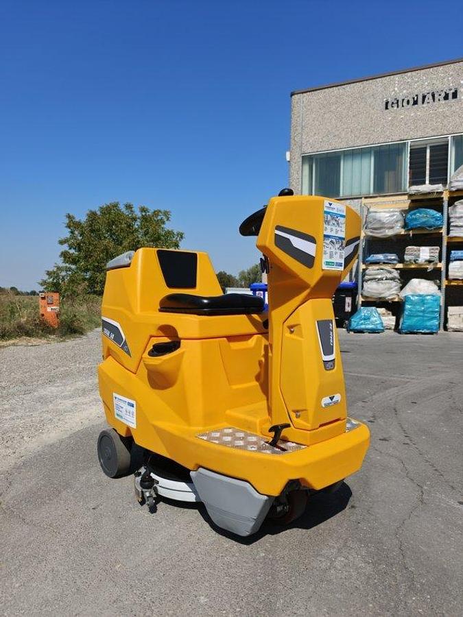 Refurbished 2024 INDUSTRIAL FLOOR CLEANER CORAL 50 REVISED