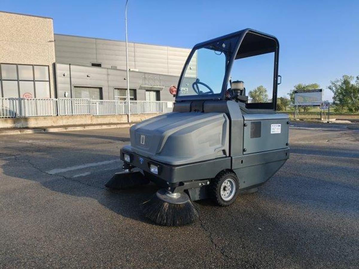 Refurbished REVISED KARCHER KM 130-300 INDUSTRIAL SCRUBBER