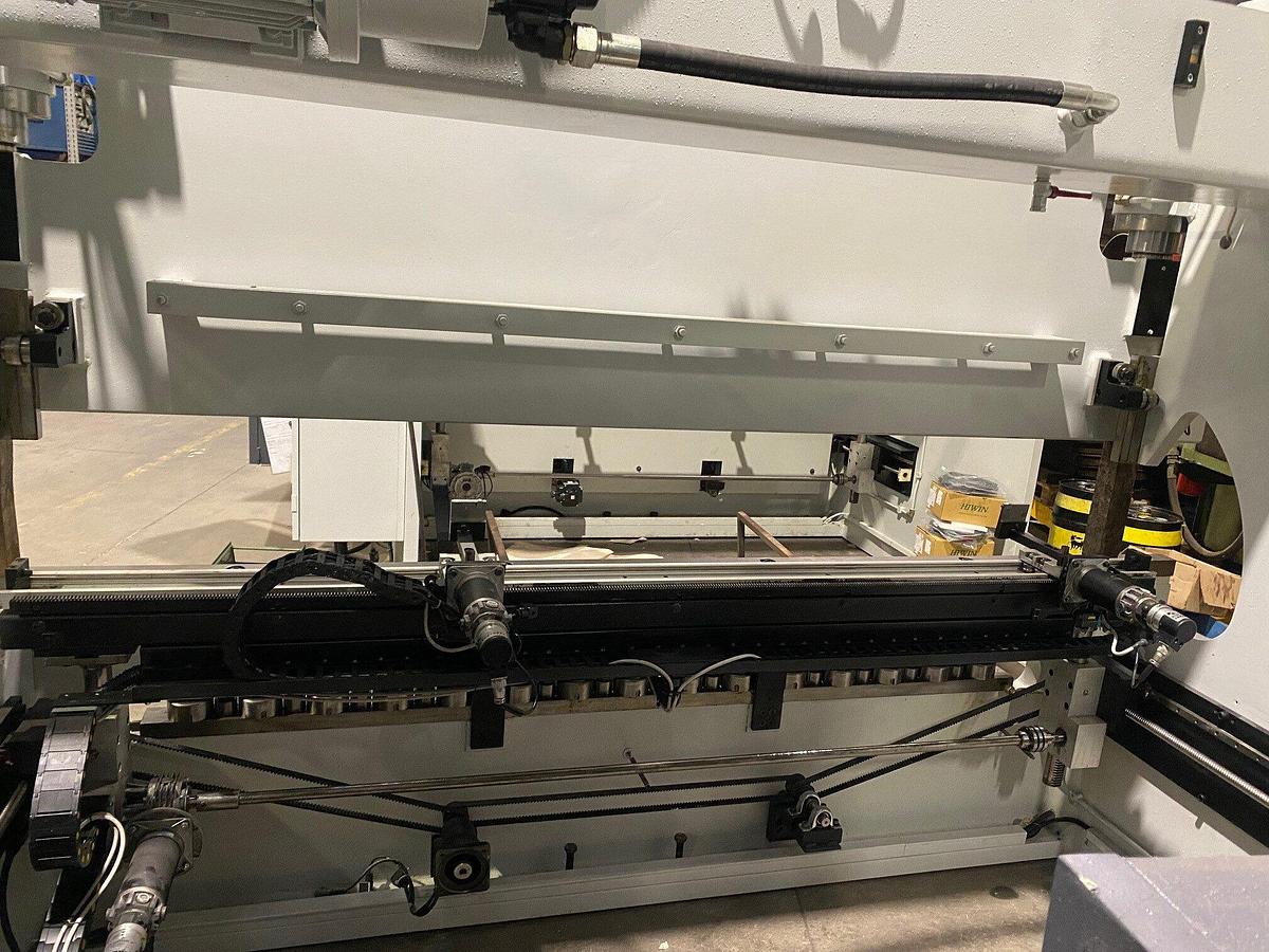 Used HYDRAULIC PRESS BRAKE BRAND IMAL MOD 85\33