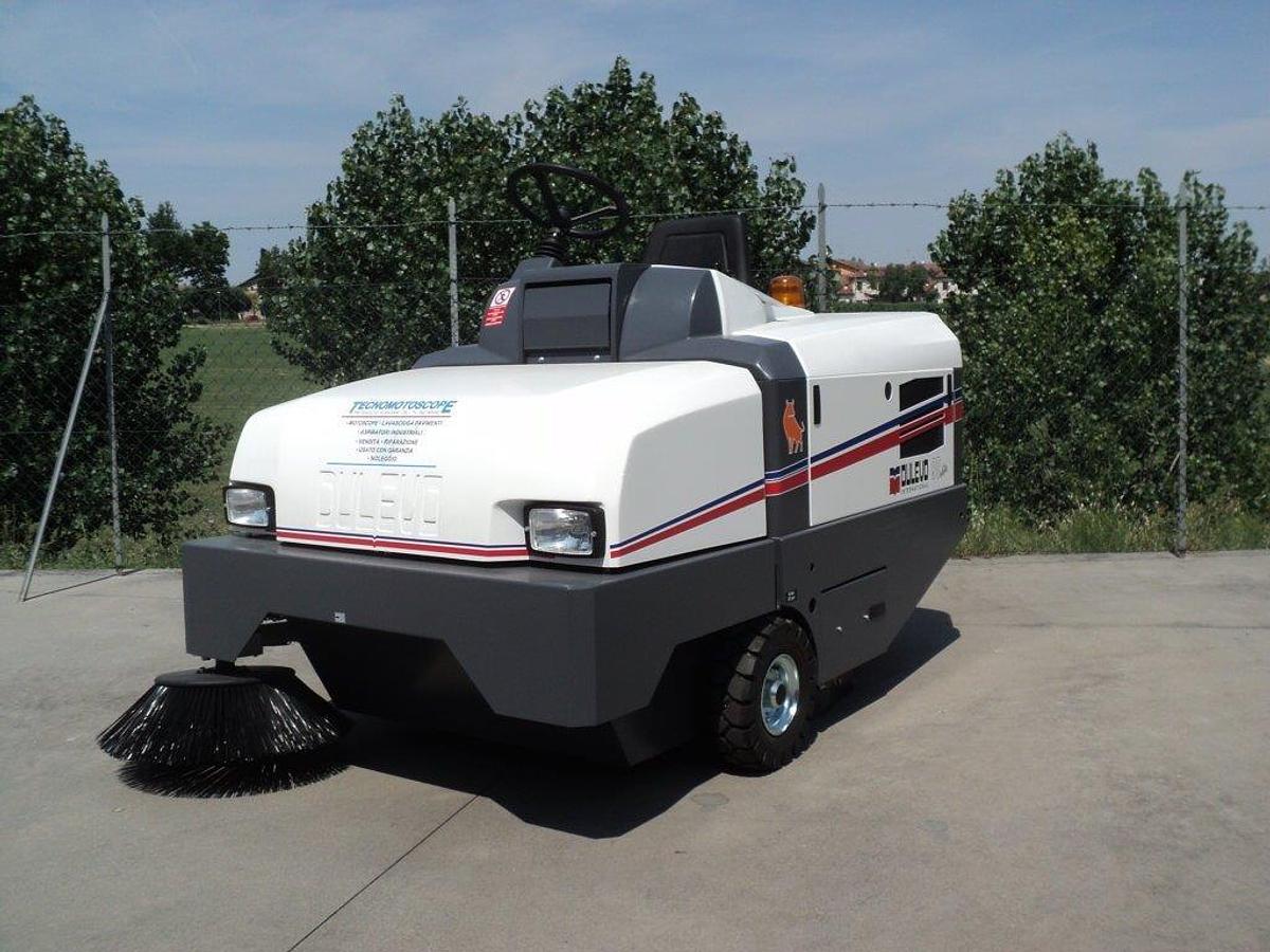 Used INDUSTRIAL STREET SWEEPER DULEVO 90 EH