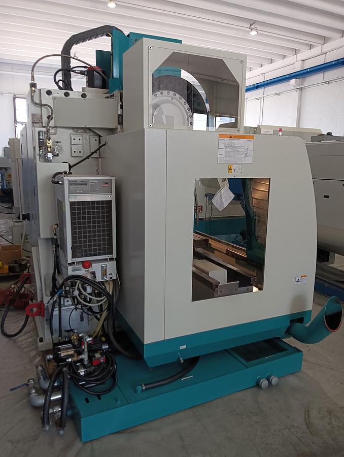 D'occasion Centre d'usinage KENT modèle KMV 10 EL 2006
