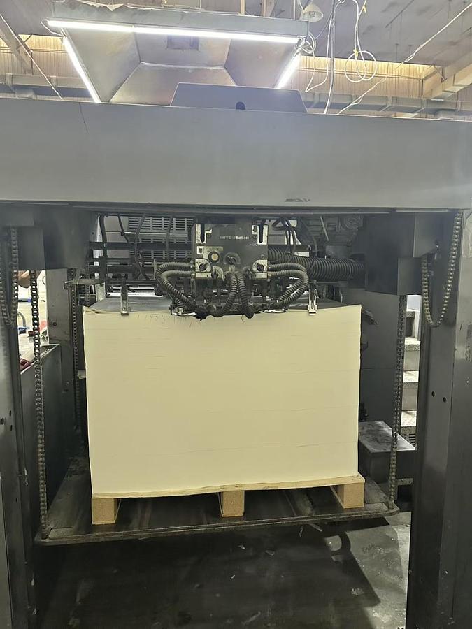 Used 2011 Mustubishi V3000