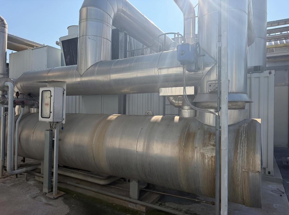 Used 2011 Jenbacher JGS 420 GS-N.L Containerized Gas Trigeneration Plant 1.413 kWe / ECO14