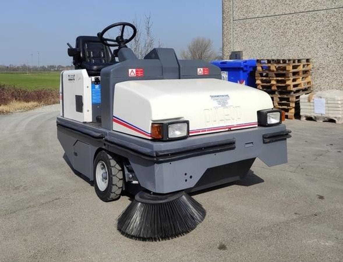 Used INDUSTRIAL STREET SWEEPER DULEVO 100 EH