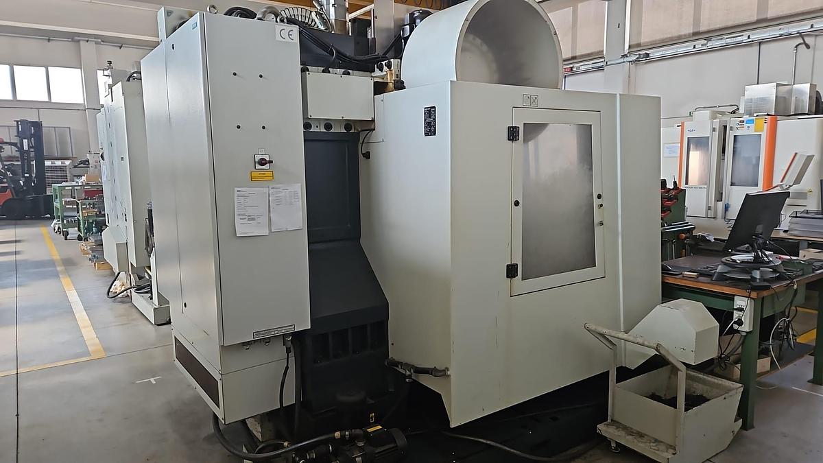 Usato 2004 CENTRO VERTICALE MIKRON mod.VCE 800 W PRO