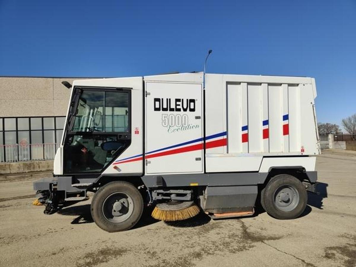 Refurbished REVIVED ROAD SWEEPER DULEVO 5000