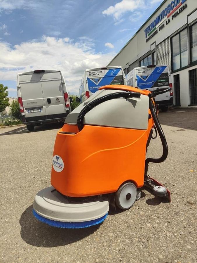 Refurbished 2022 FLOOR CLEANER REVAMPED I20 B NEW