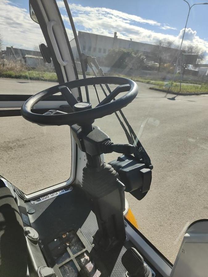 Refurbished A RECONDITIONED ROAD SWEEPING MACHINE ASPIRATOR