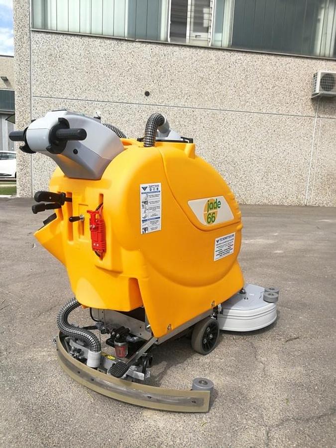 Refurbished 2021 INDUSTRIAL FLOOR SCRUBBER REVISED JADE 66