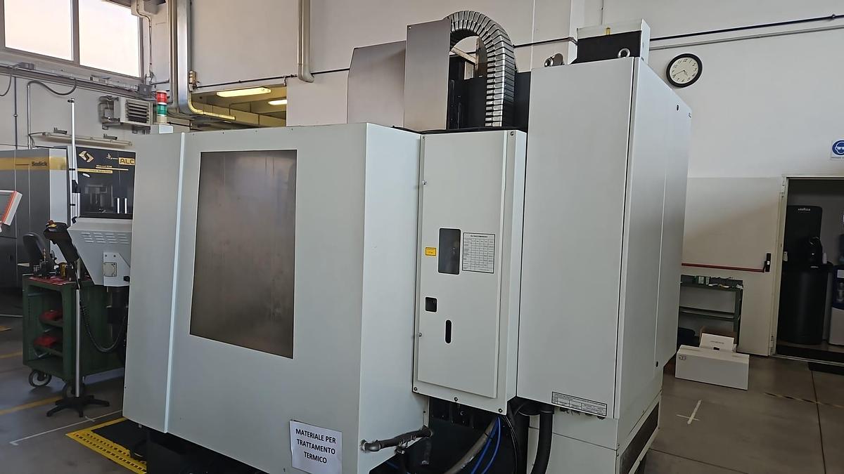 Usato 2004 CENTRO VERTICALE MIKRON mod.VCE 800 W PRO