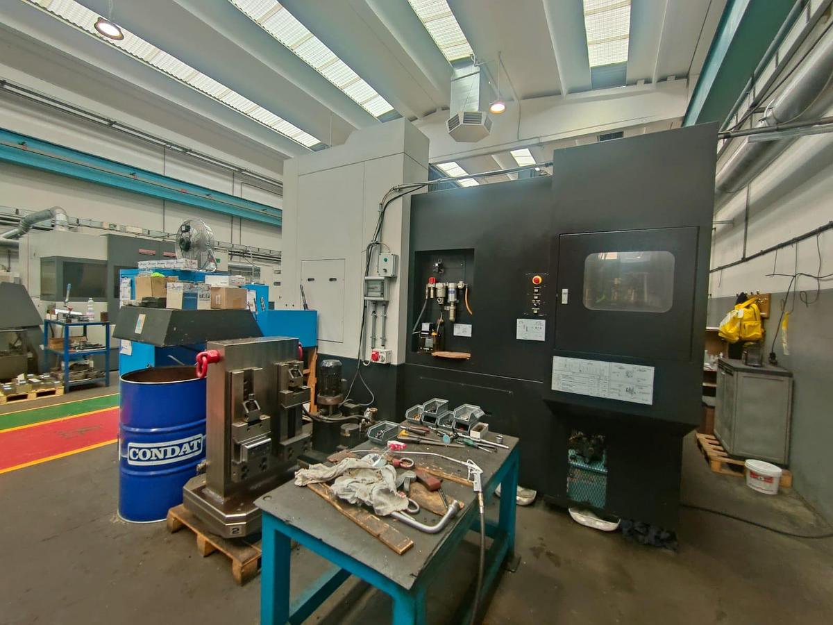 Used 2009 MOBILE COLUMN CNC MAZAK VTC 800-30 SR 5-AXIS