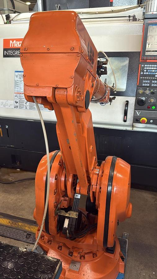 Usado NR.2 ROBOTS ABB mod.IRB2400M94A