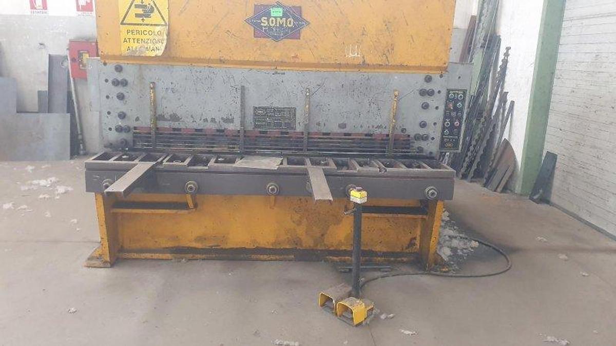 Used SOMO Hydraulic Guillotine Shear 2000 x 10 mm – Heavy Duty Sheet Metal Shear