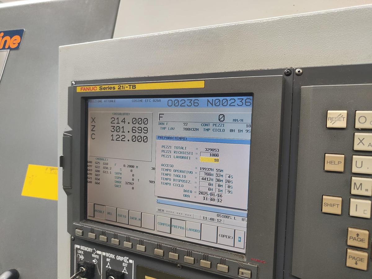 Used 2006 HYUNDAI lathe mod.SKT250M