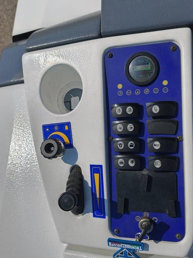 Refurbished REFURBISHED INDUSTRIAL SWEEPER DULEVO 90 DK