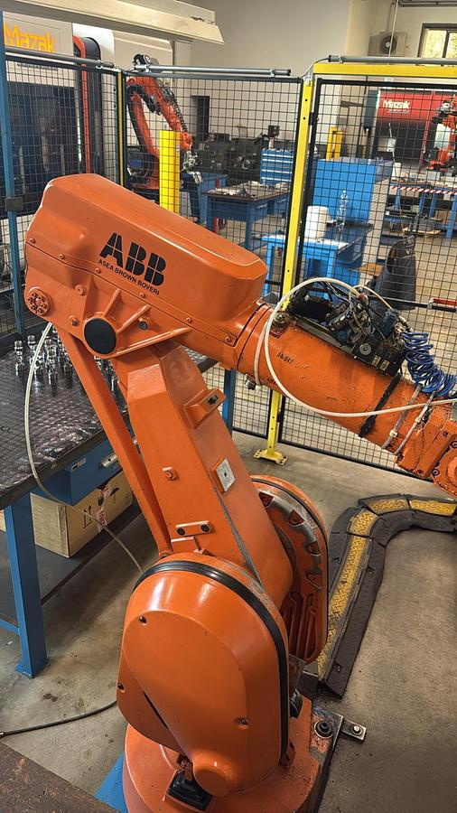 NR.2 ROBOTS ABB mod.IRB2400M94A