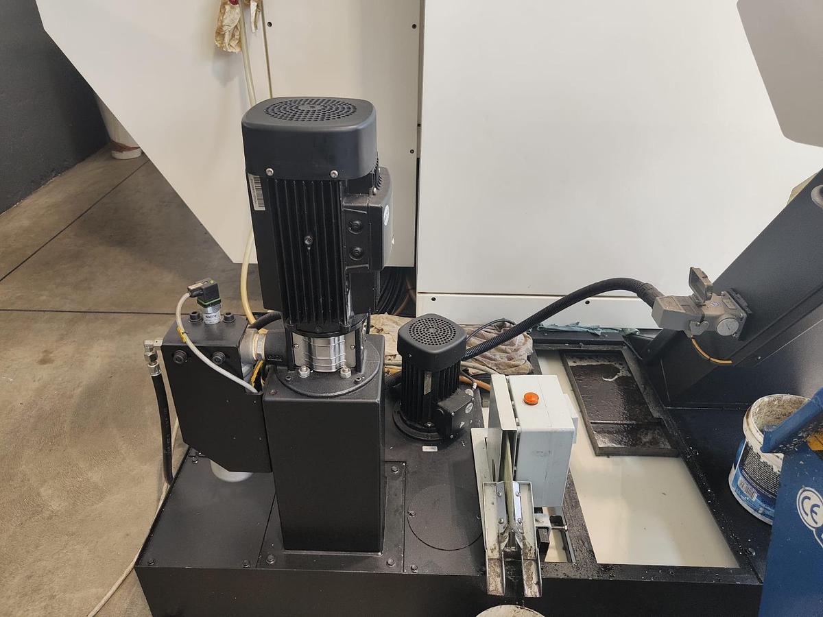 D'occasion Centre d'usinage DMG 1100V 2016