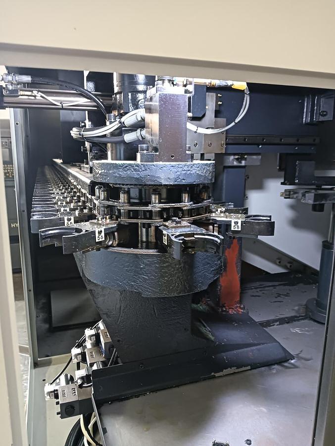 D'occasion CENTER VERTICAL DOOSAN À 5 AXES Mod. VC 630/5AX
