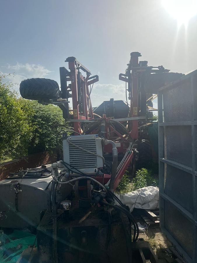 Used 2007 Tecnoagricola 451 DO Pneumatic Seed Drill
